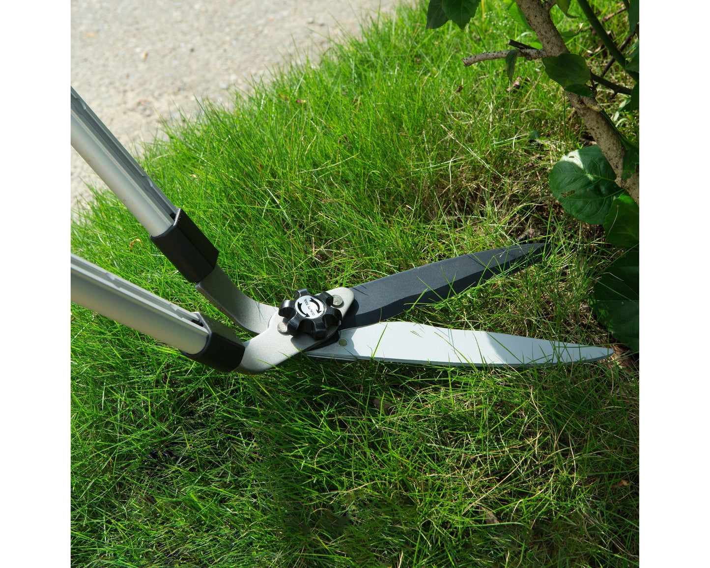 Kimura Pro Heavy Duty Lawn Shears - Wavy Japanese SK5 Steel Blades, Lightweight Handles, For Lawn Edging, 780-1180mm